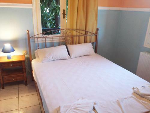 Eugenia Hotel & Apartments