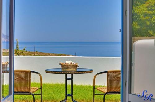 Hostal Sarakiniko Rooms