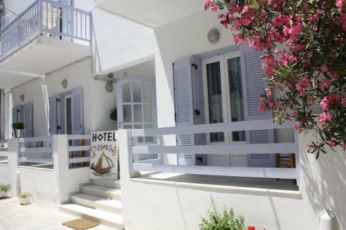 Hotel Sanoudos