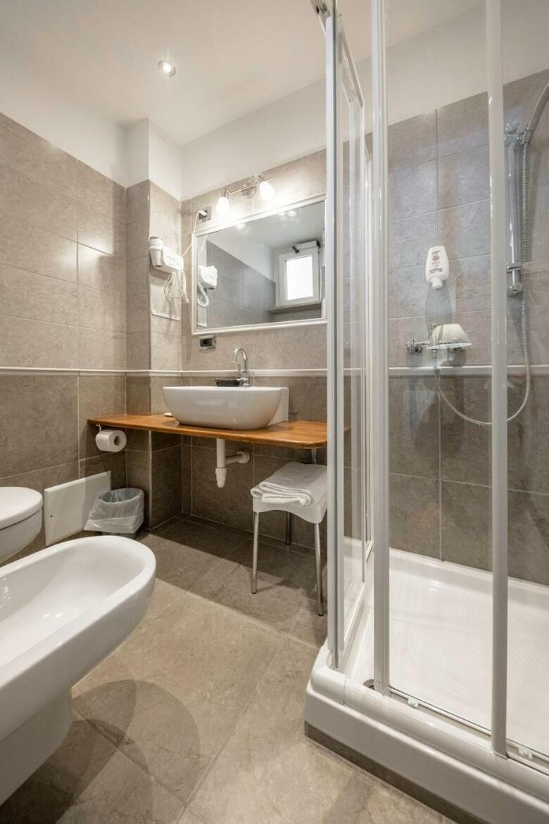 Hotel Elena