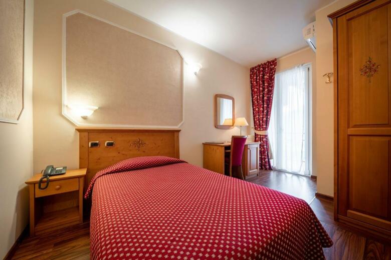 Hotel Elena
