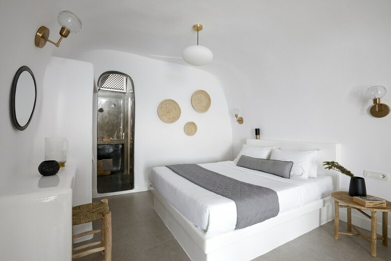 Virginia's Cave Villas