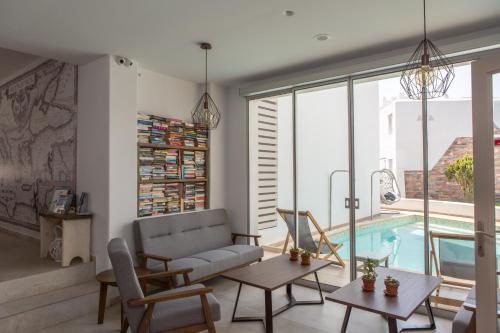 Jason Studios & Apartments