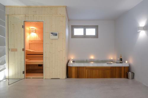 Jason Studios & Apartments