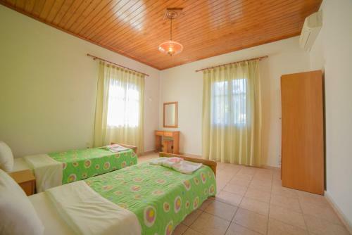 Othonas Apartments