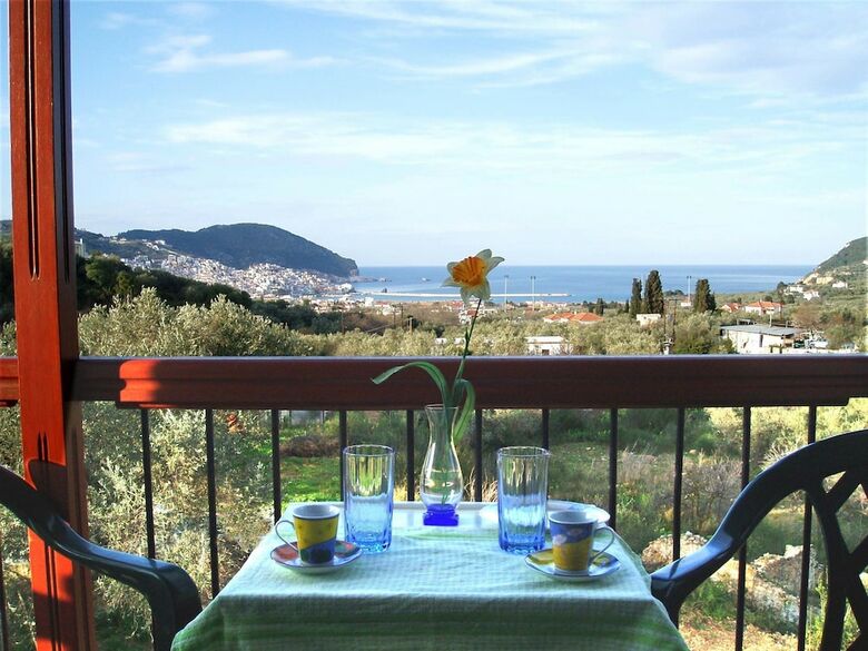 Hostal Alexandros Rooms & Studios