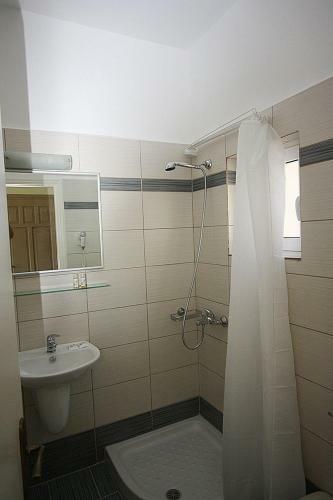 Konstantinos Hotel & Apartments 2