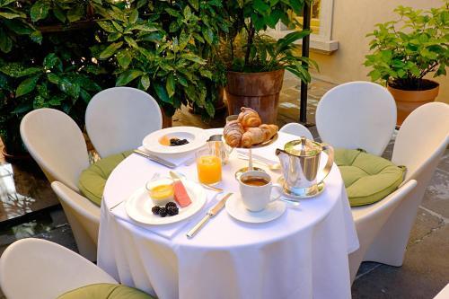 Petronilla - Hotel In Bergamo