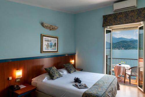 Hotel Carillon