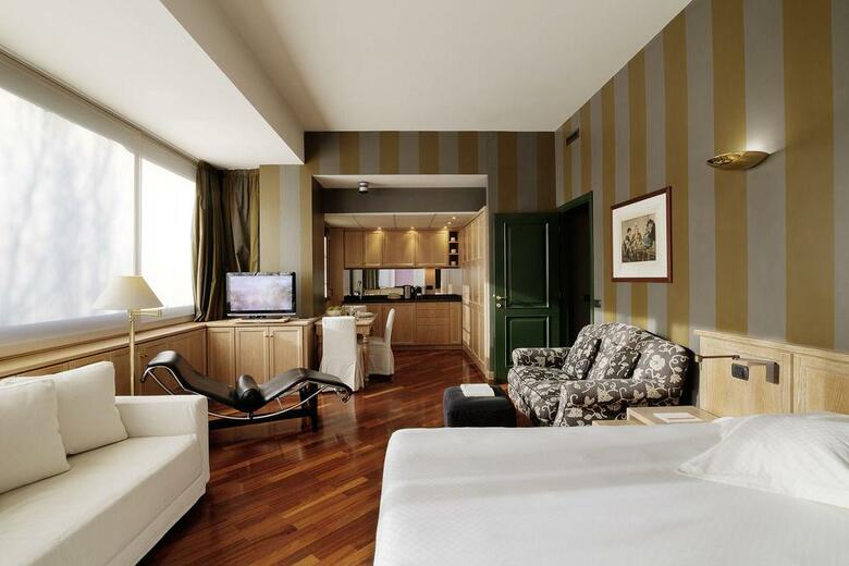 Hotel Camperio House Suites