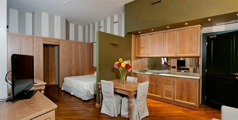 Hotel Camperio House Suites