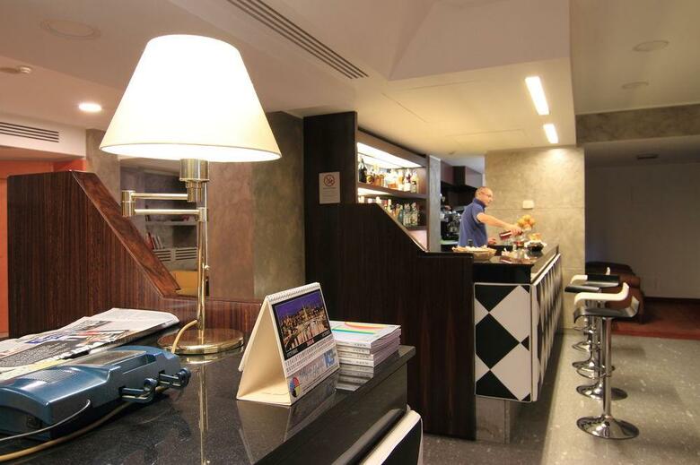 Hotel Metr�