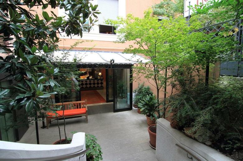 Hotel Metr�