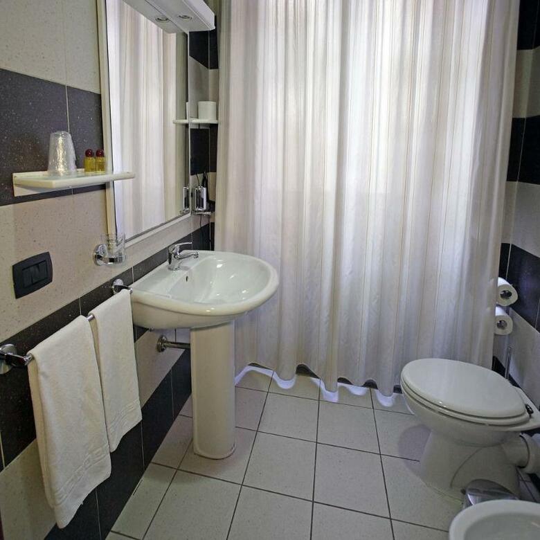 Hostal Arcobaleno Rooms