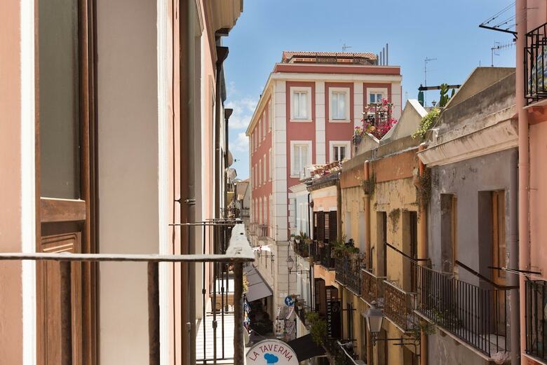 Hostal Arcobaleno Rooms