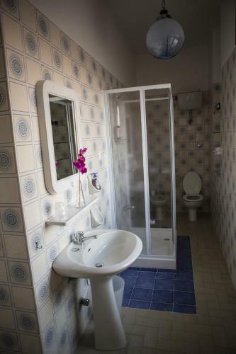 Hostal Casa Mansi B&B