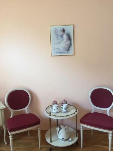 Hostal Red Tower Apartments