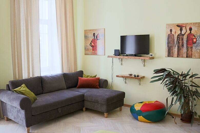Great Apartment Near Town Hall