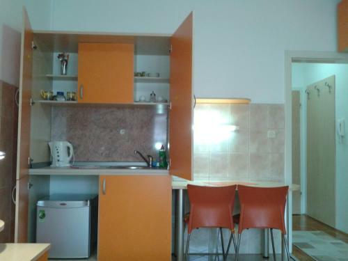 Lazo's Apartments