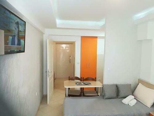 Lazo's Apartments