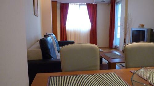 Adeona Apartments