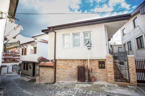 Apartment Tilevi
