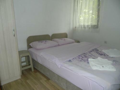Din Apartments