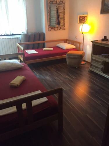 Hostal Rooms Ana
