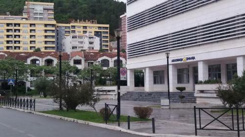 Apartment S&s
