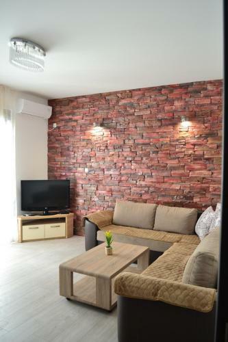 Crystal Apartment 2