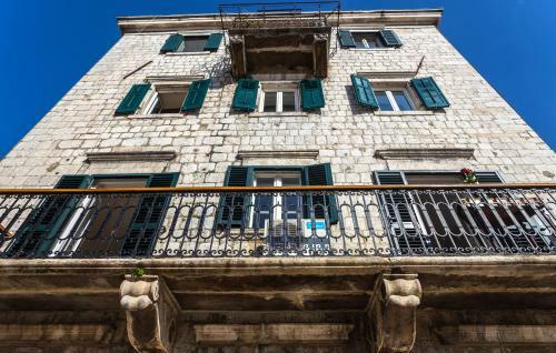 Old Town Main Gate Apartment