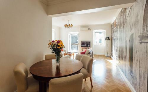 Old Town Main Gate Apartment