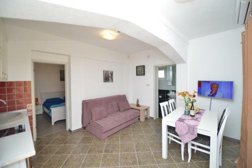 Mystras Apartments