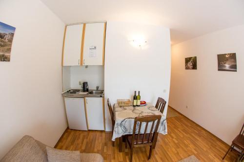 Apartments Luka