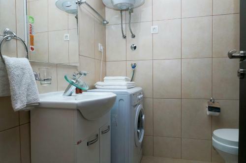 Apartment Pansy