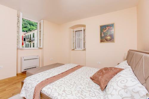 Old Town Museum Square Apartment