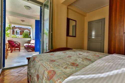Hostal Villa Velzon Guesthouse