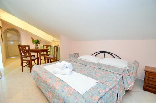Hostal Villa Velzon Guesthouse