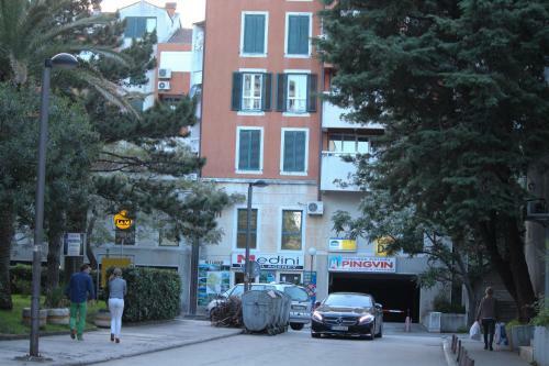 Apartment W