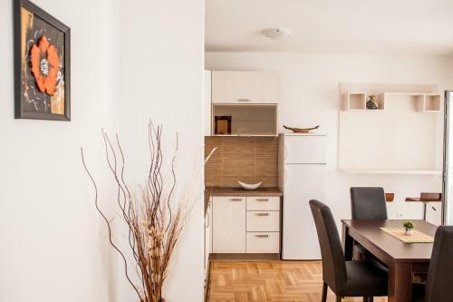 Azzuro Lux Apartments