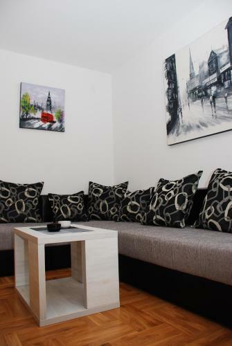 Azzuro Lux Apartments