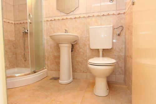 Hostal Savija Becici Rooms