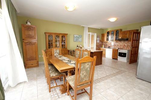 Apartments Stari Grad