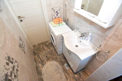 Hostal Holiday Home Cattaro