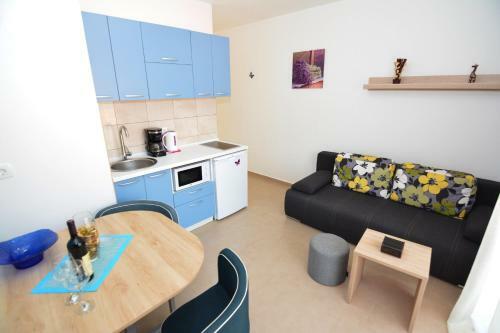 Hostal Holiday Home Cattaro