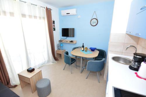 Hostal Holiday Home Cattaro