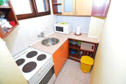 Hostal Holiday Home Cattaro