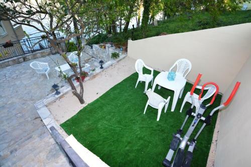 Hostal Holiday Home Cattaro
