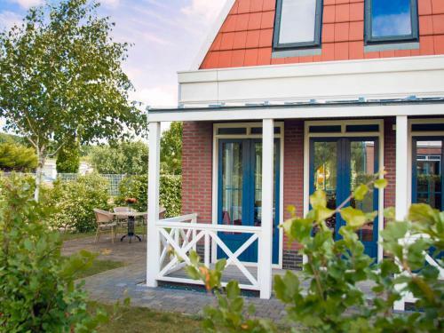 Holiday Home Bungalowparck Tulp & Zee.7