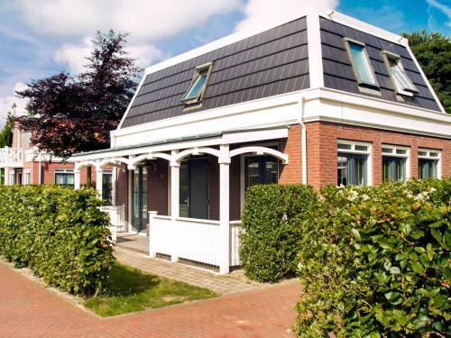 Holiday Home Bungalowparck Tulp & Zee.11